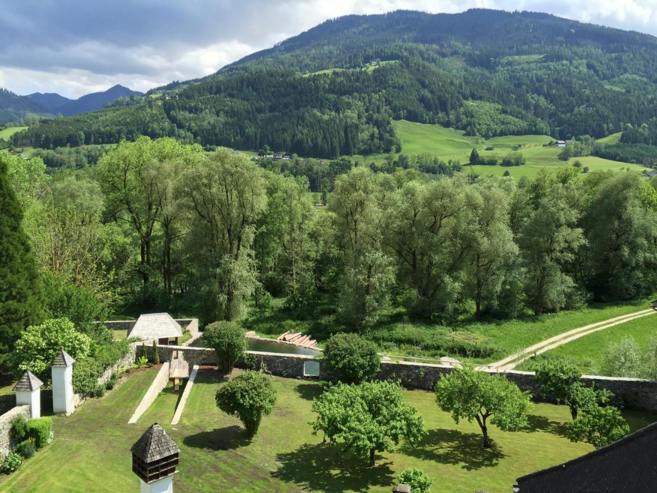 Schloss Gstatt Oblarn Luaran gambar